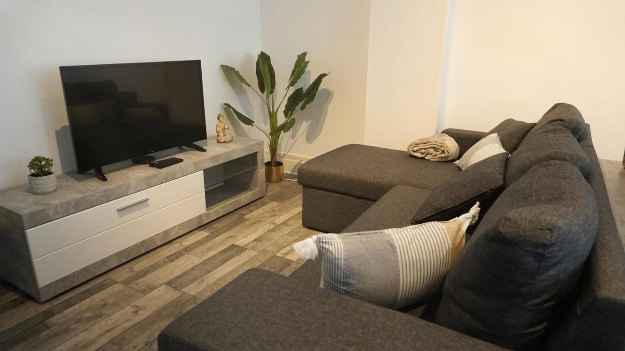 Logement Spacieux - Face A La Gare Et Centre-Ville Epinal Exterior photo